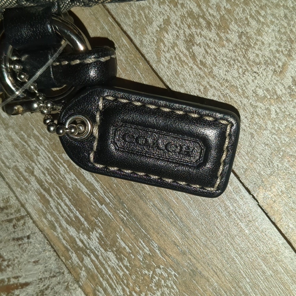 Coach Vintage Soho Signature Buckle Wristlet In Gray And Black - Picture 2 of 6